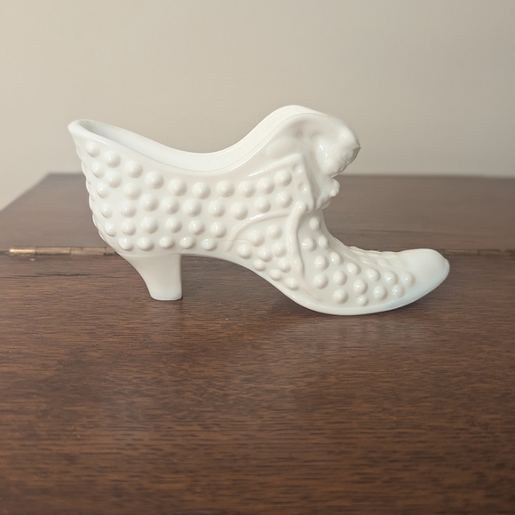 Vintage Fenton Milk Glass Hobnail Cat Head Slipper - White Glass Shoe Figurine - Picture 2 of 7